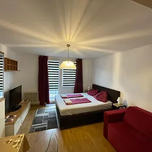  Apartment Rh