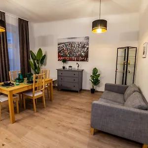 Gesamte Fuer 4 Personen 3 Wiedeń